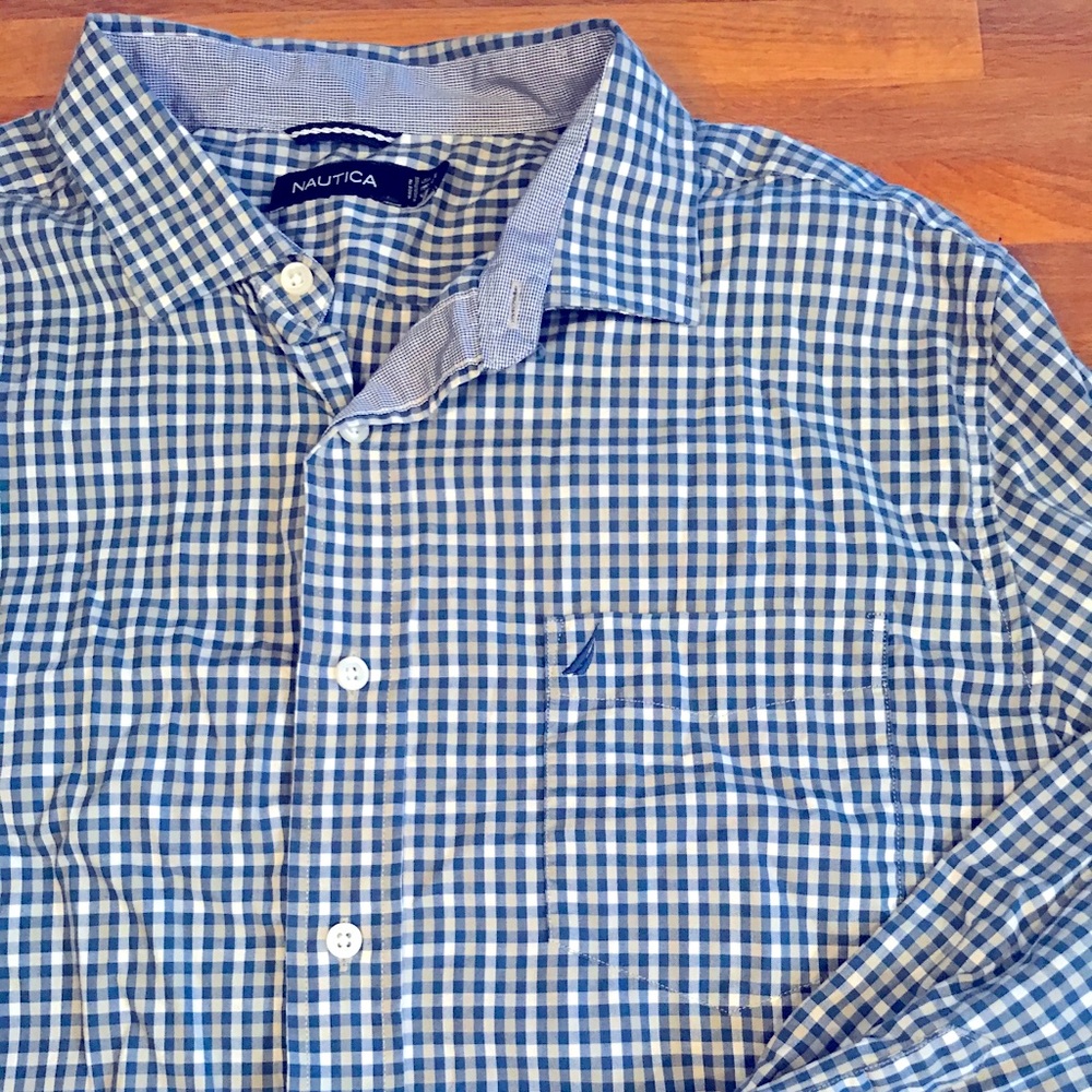 Men’s Nautica button down dress shirt